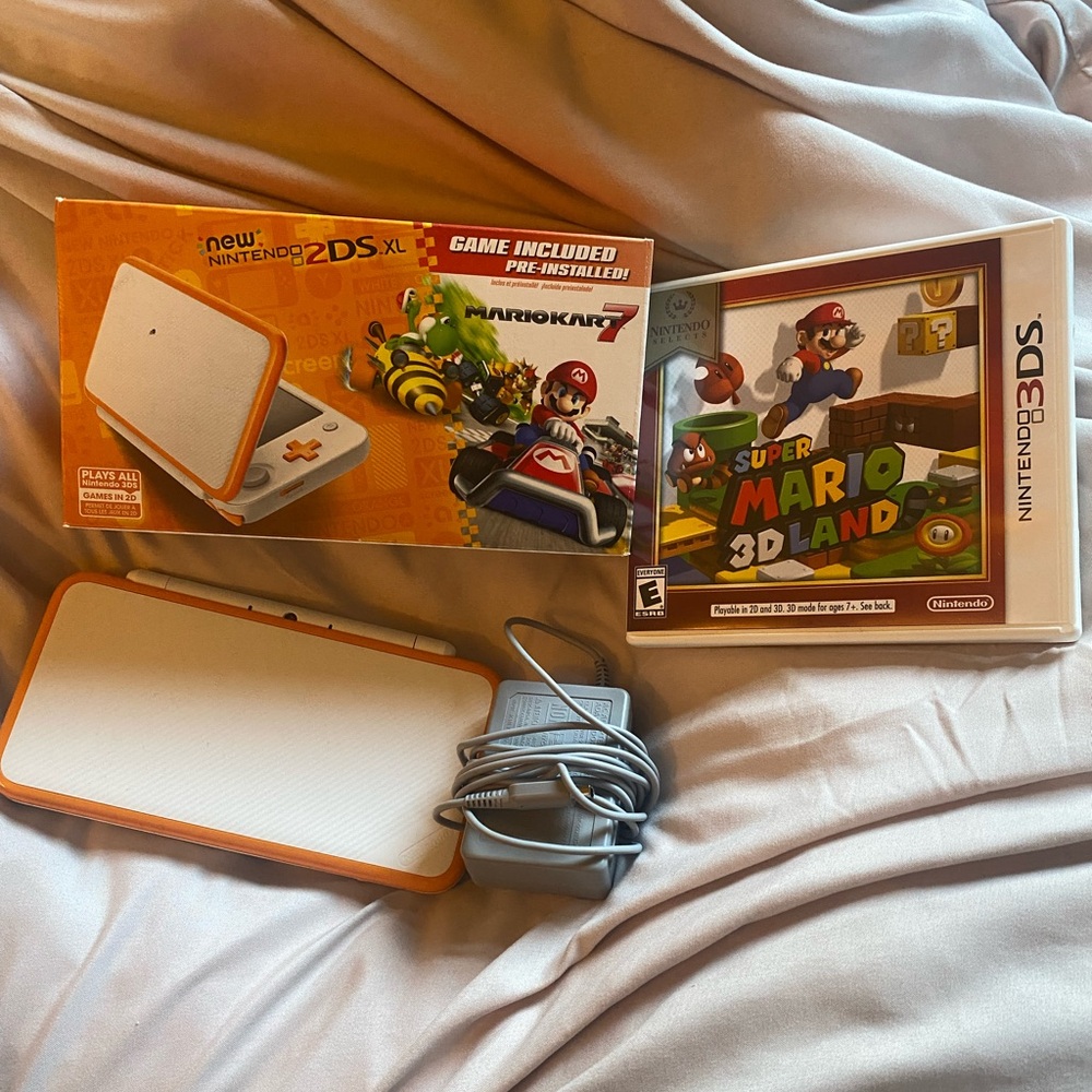 Nintendo 2DS XL With Mario Kart + Super Mario 3D Land
